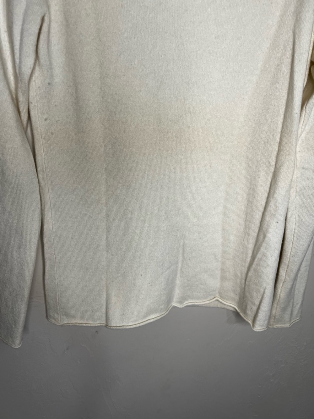 J.Crew 100% Cashmere Cream Crewneck Rolled Hem Preppy Lightweight Soft Sweater - Picture 8 of 9